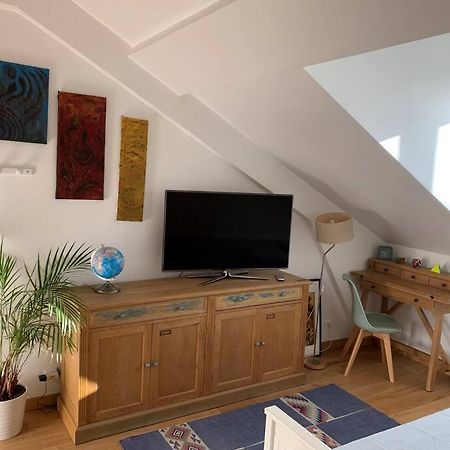 Charmant Studio A Proximite De La Gare Rer A Chatou Dış mekan fotoğraf