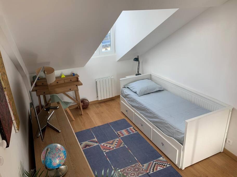 Charmant Studio A Proximite De La Gare Rer A Chatou Dış mekan fotoğraf