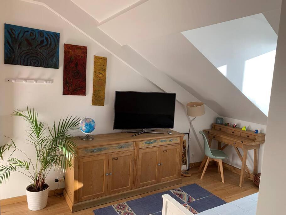 Charmant Studio A Proximite De La Gare Rer A Chatou Dış mekan fotoğraf